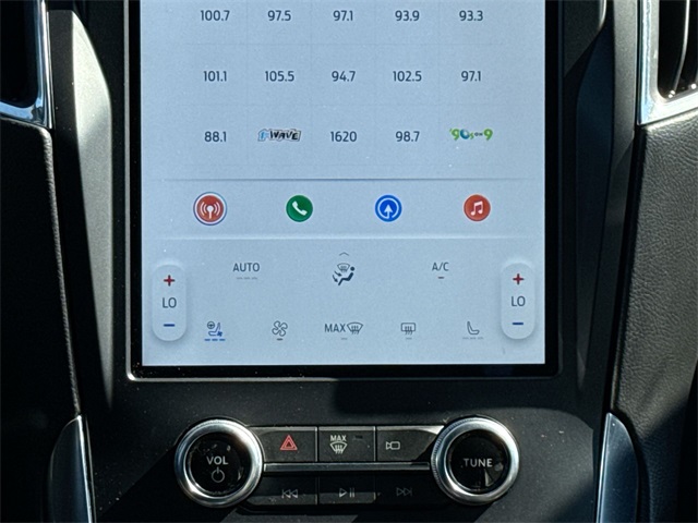 2022 Ford Edge ST photo 24