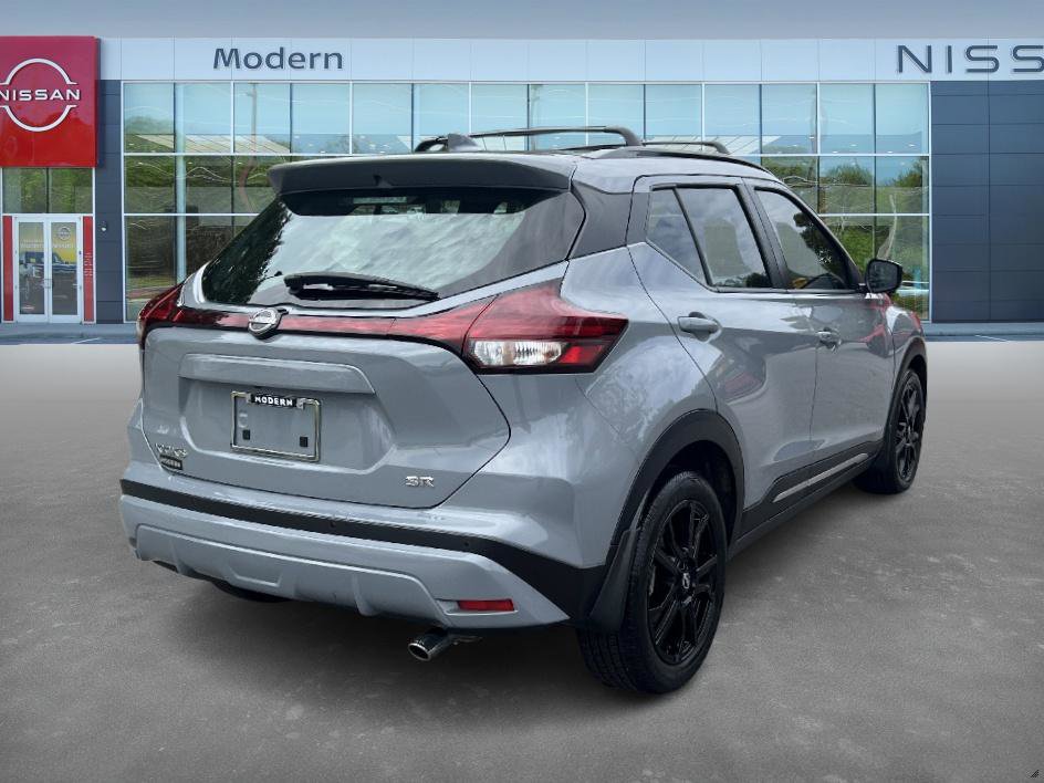 2024 Nissan Kicks SR photo 5