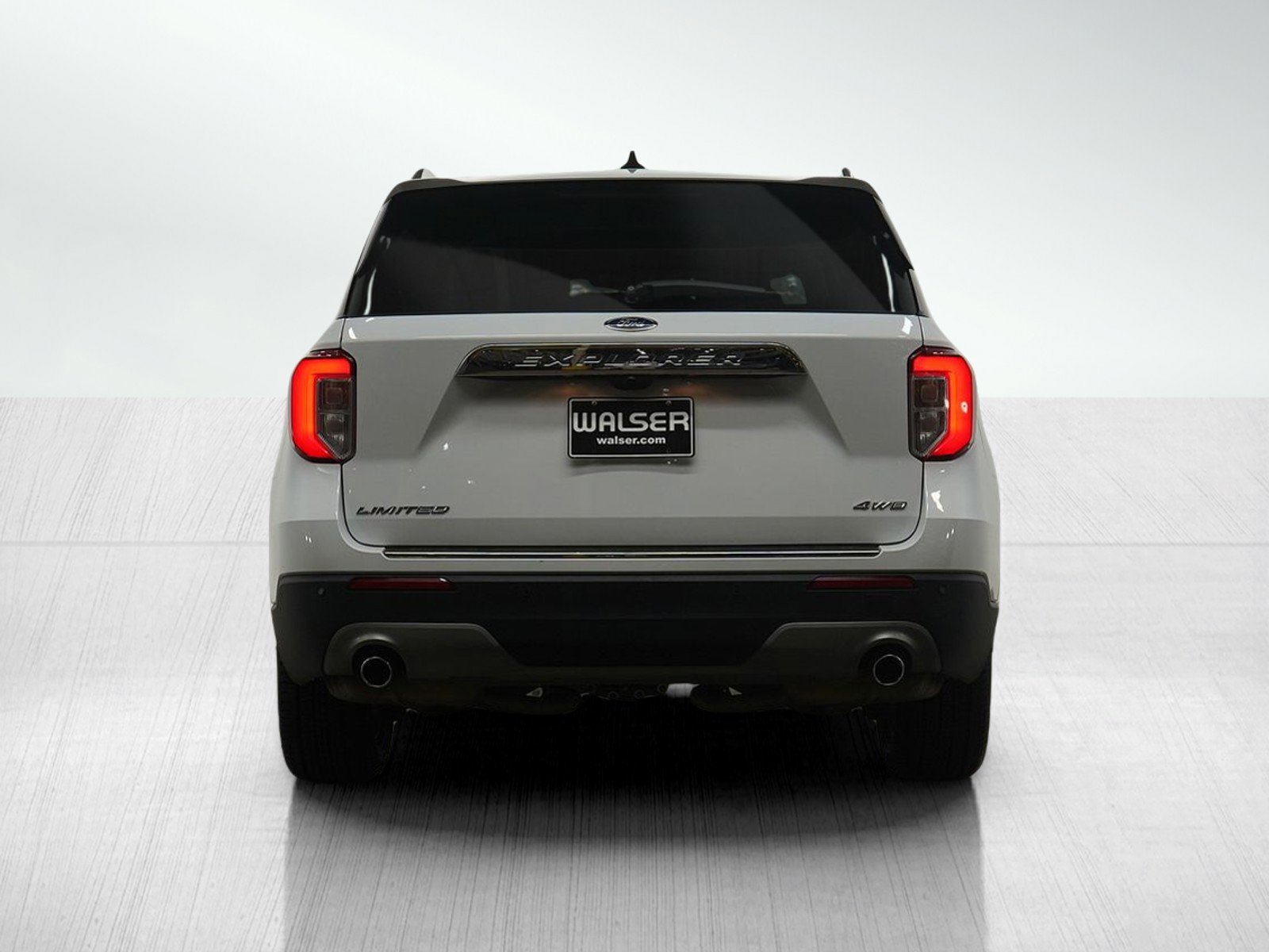 2023 Ford Explorer Limited photo 2