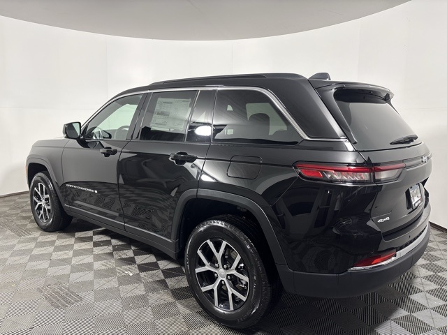 2025 Jeep Grand Cherokee Limited photo 4