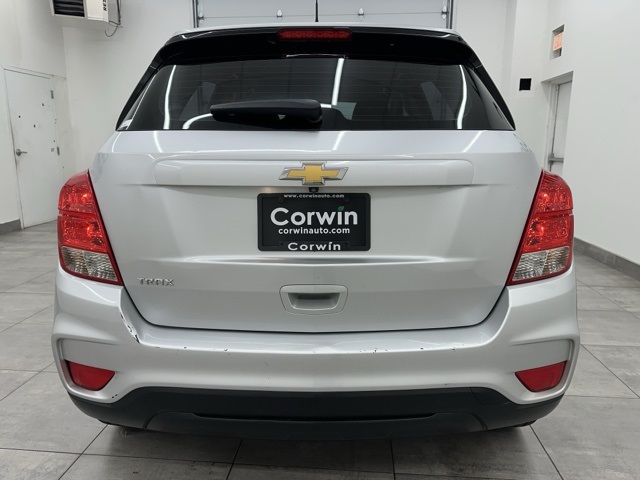 2018 Chevrolet Trax LS photo 3