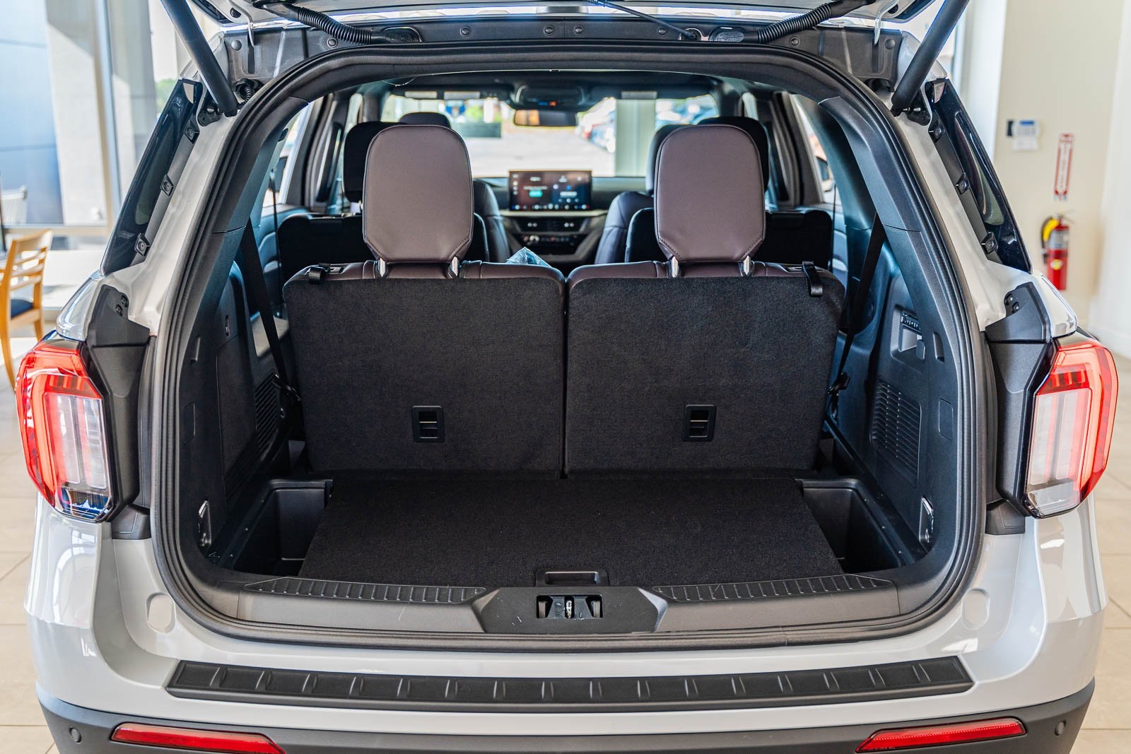 2025 Ford Explorer Platinum photo 10