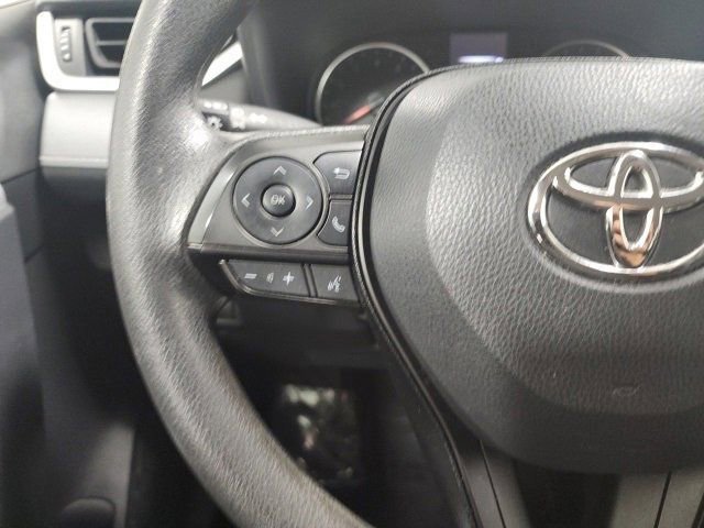 2022 Toyota RAV4 LE photo 21