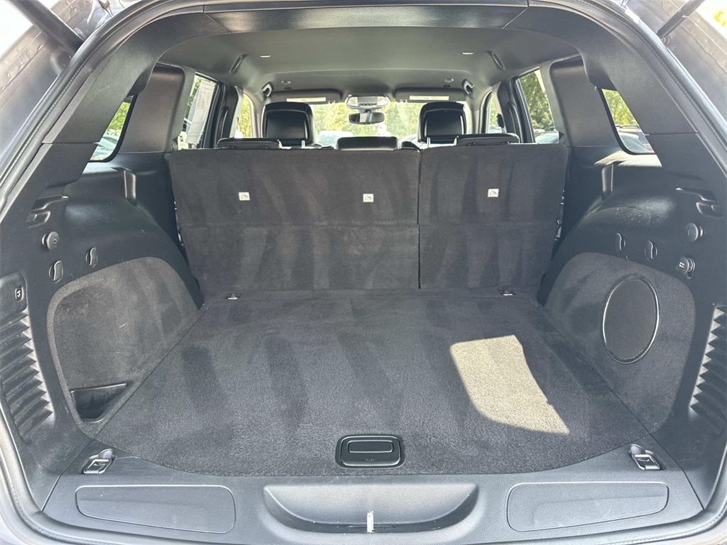 2019 Jeep Grand Cherokee Laredo E photo 28