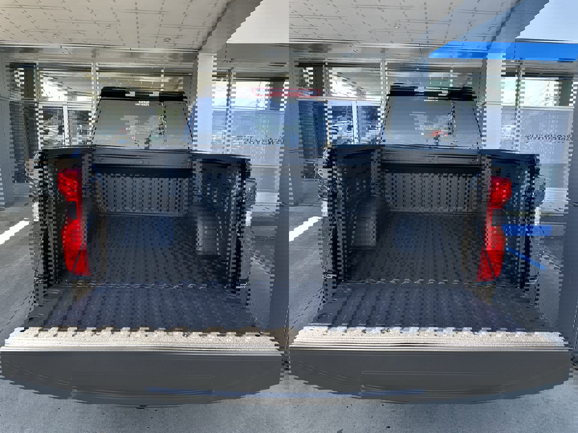 2025 Chevrolet Silverado 1500 Custom photo 31