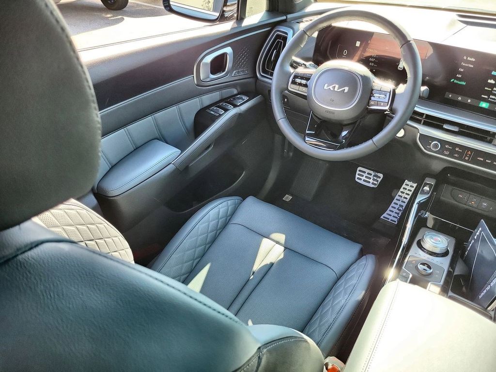 2025 Kia Sorento Hybrid SX Prestige photo 16
