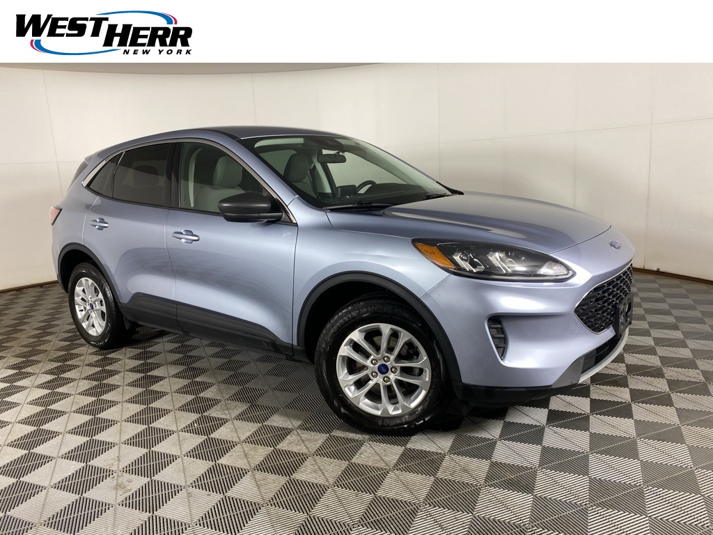 2022 Ford Escape SE's photo