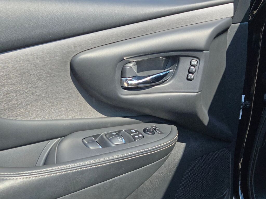 2020 Nissan Murano SL photo 21