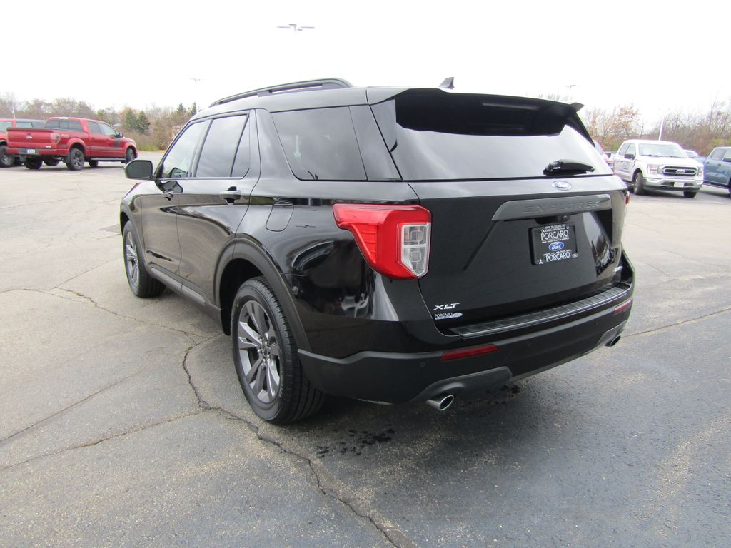 2022 Ford Explorer XLT photo 2