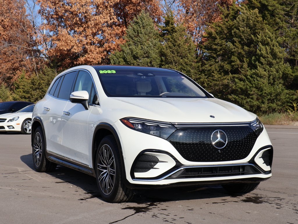 2023 Mercedes Benz EQS SUV 580 4MATIC photo 3