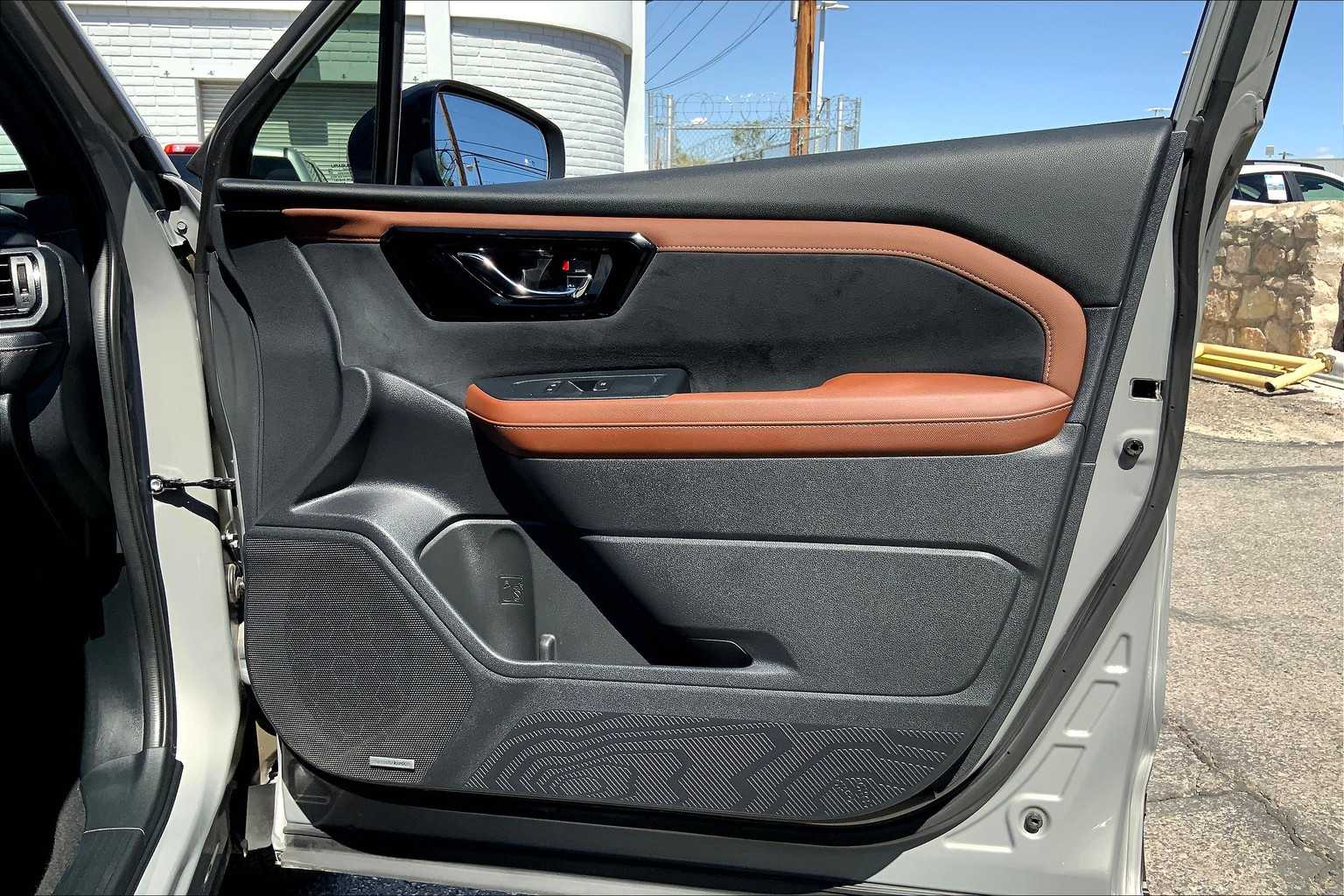 2025 Subaru Forester Touring photo 20