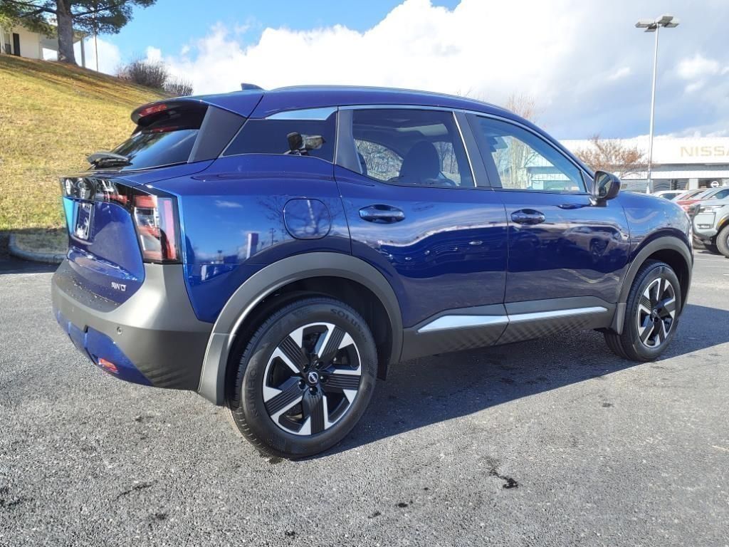 2025 Nissan Kicks SV photo 3