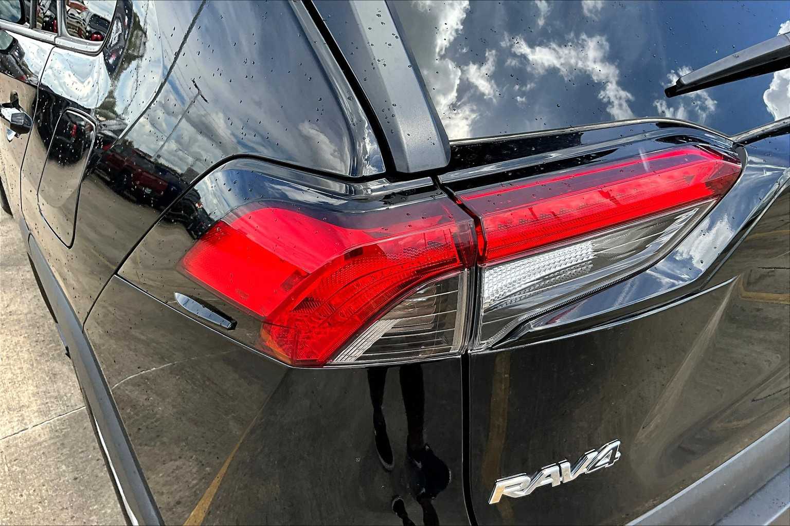 2024 Toyota RAV4 LE photo 27