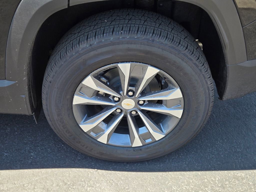 2026 Chevrolet Equinox LT photo 4
