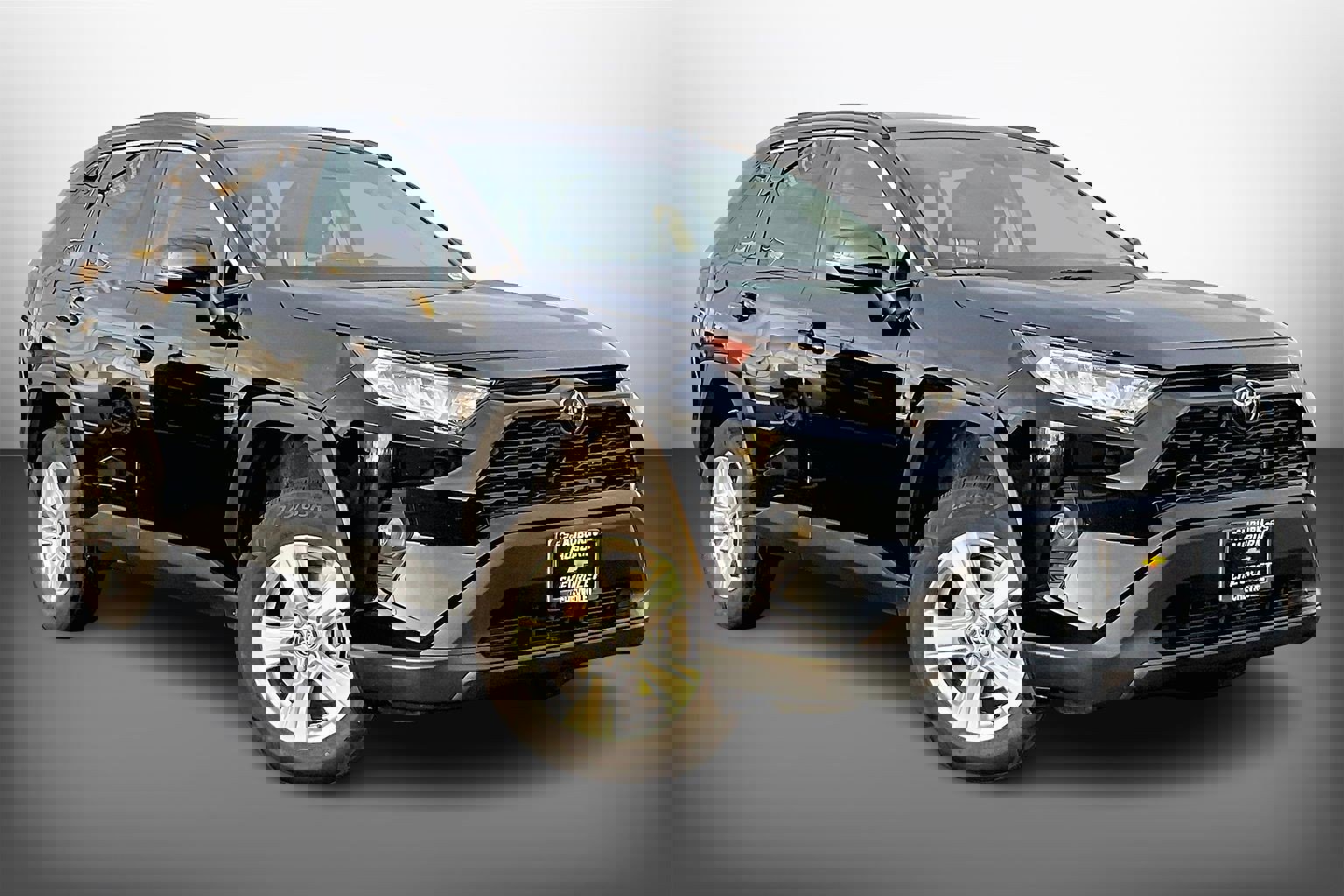 2021 Toyota RAV4 XLE's photo