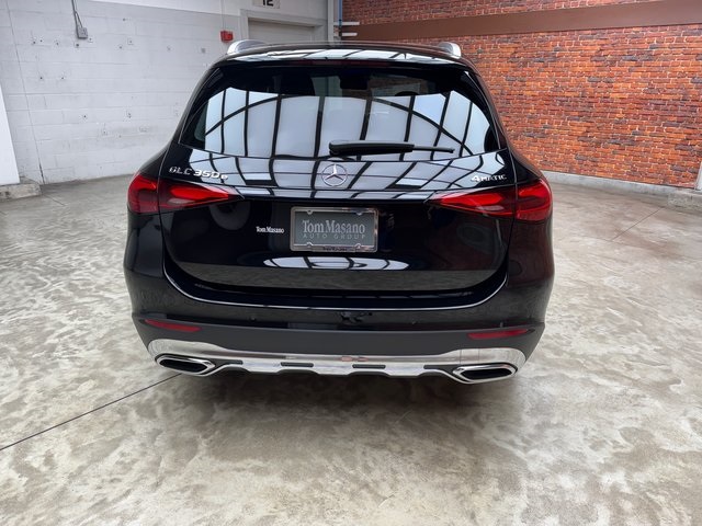2025 Mercedes Benz GLC 350e 4MATIC photo 4