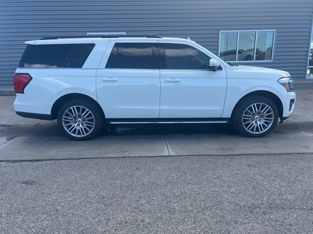 2022 Ford Expedition MAX XLT photo 4