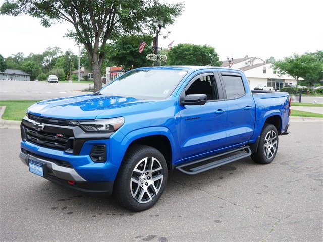 2023 Chevrolet Colorado Z71 photo 3