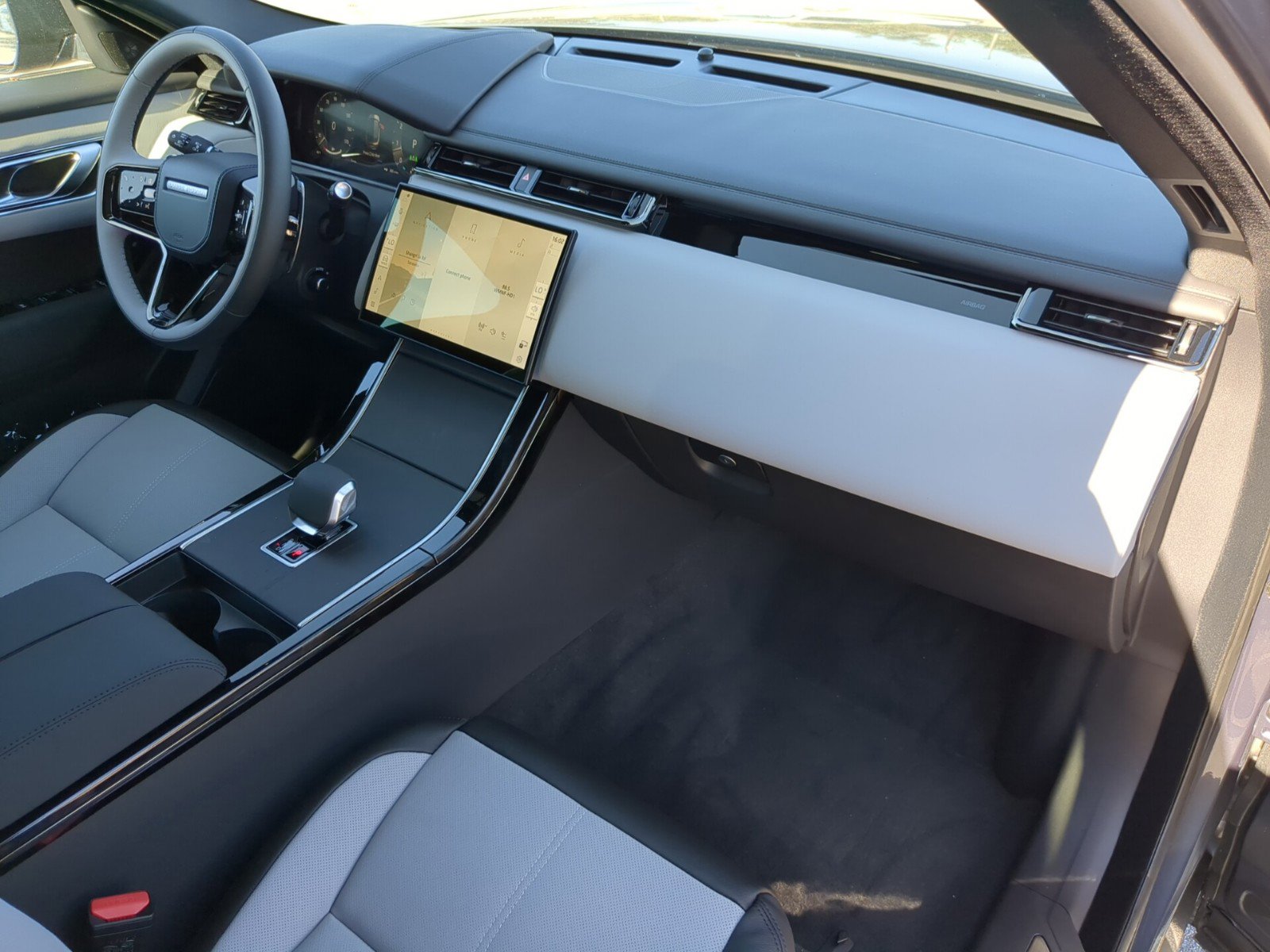 2026 Land Rover Range Rover Velar P250 S photo 10