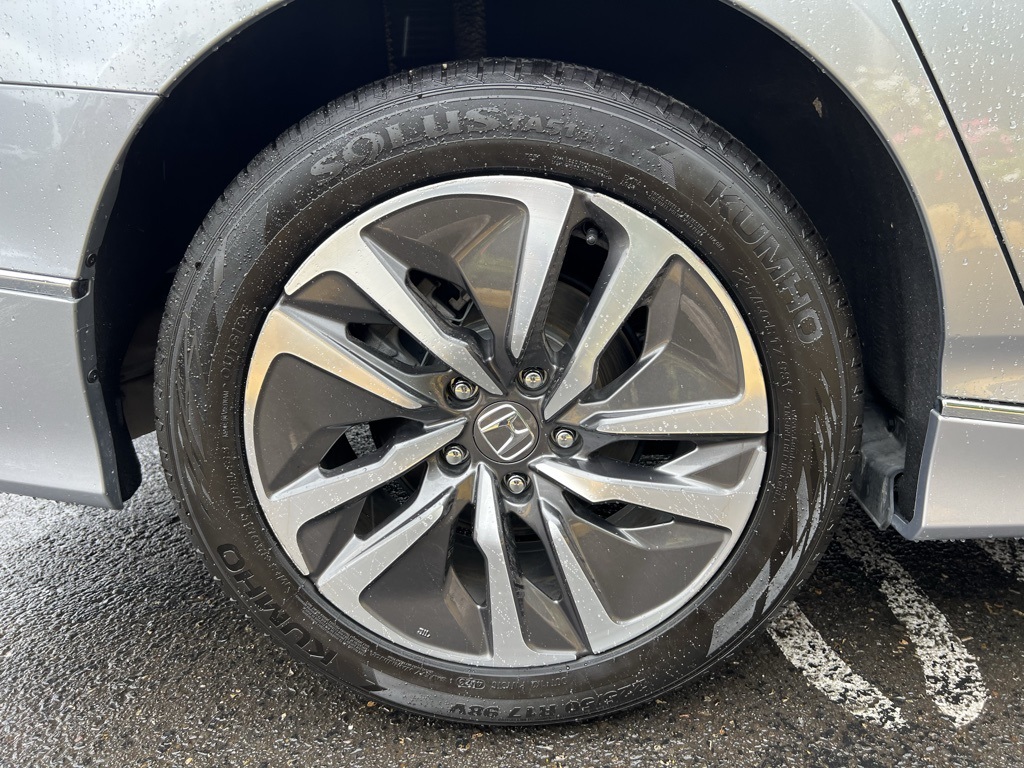 2019 Honda Accord Hybrid EX-L photo 6