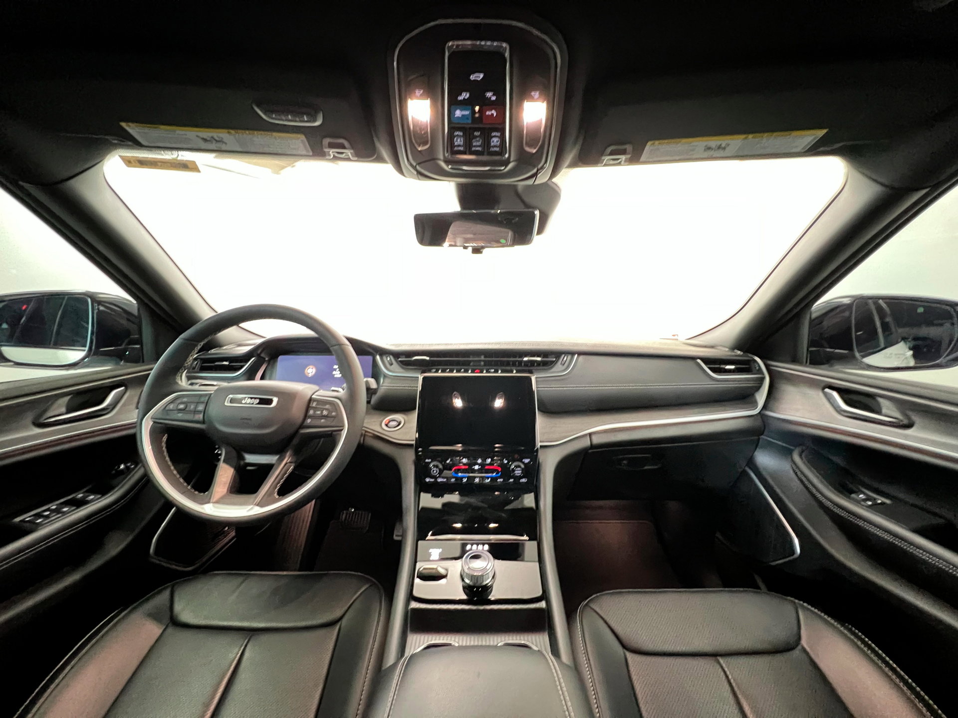 2024 Jeep Grand Cherokee Limited photo 9