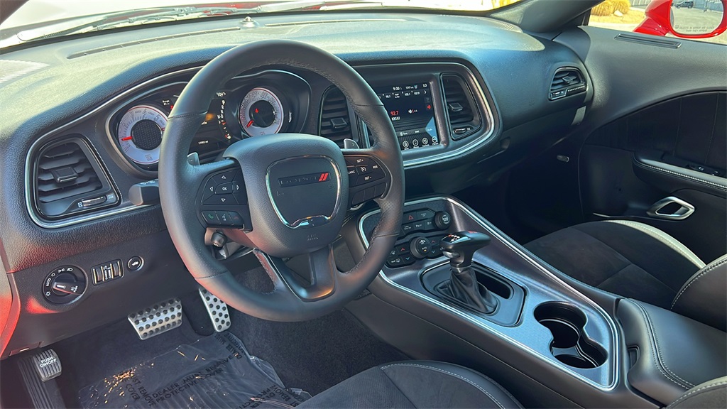2017 Dodge Challenger R/T photo 10