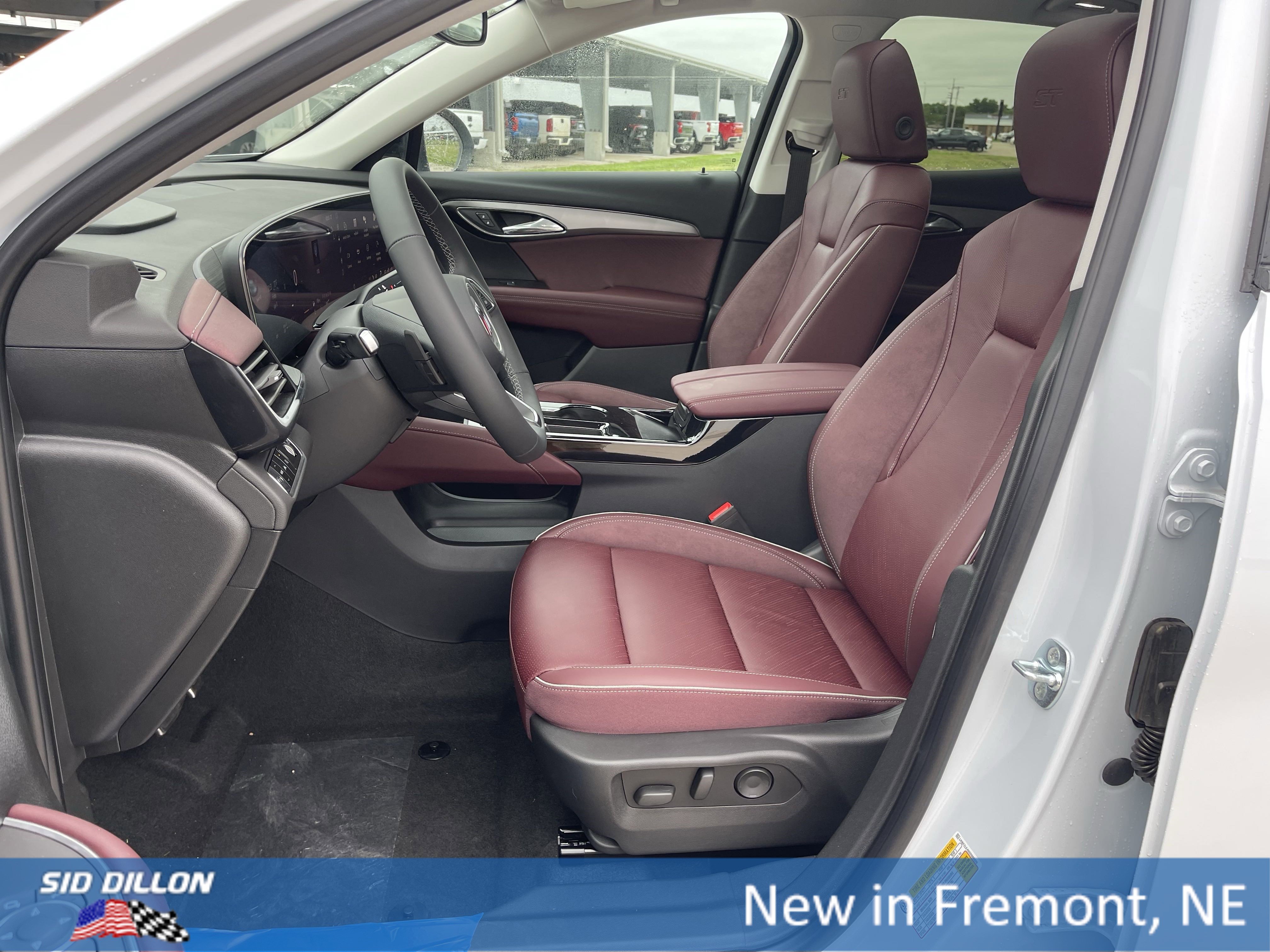 2025 Buick Envision Sport Touring photo 4