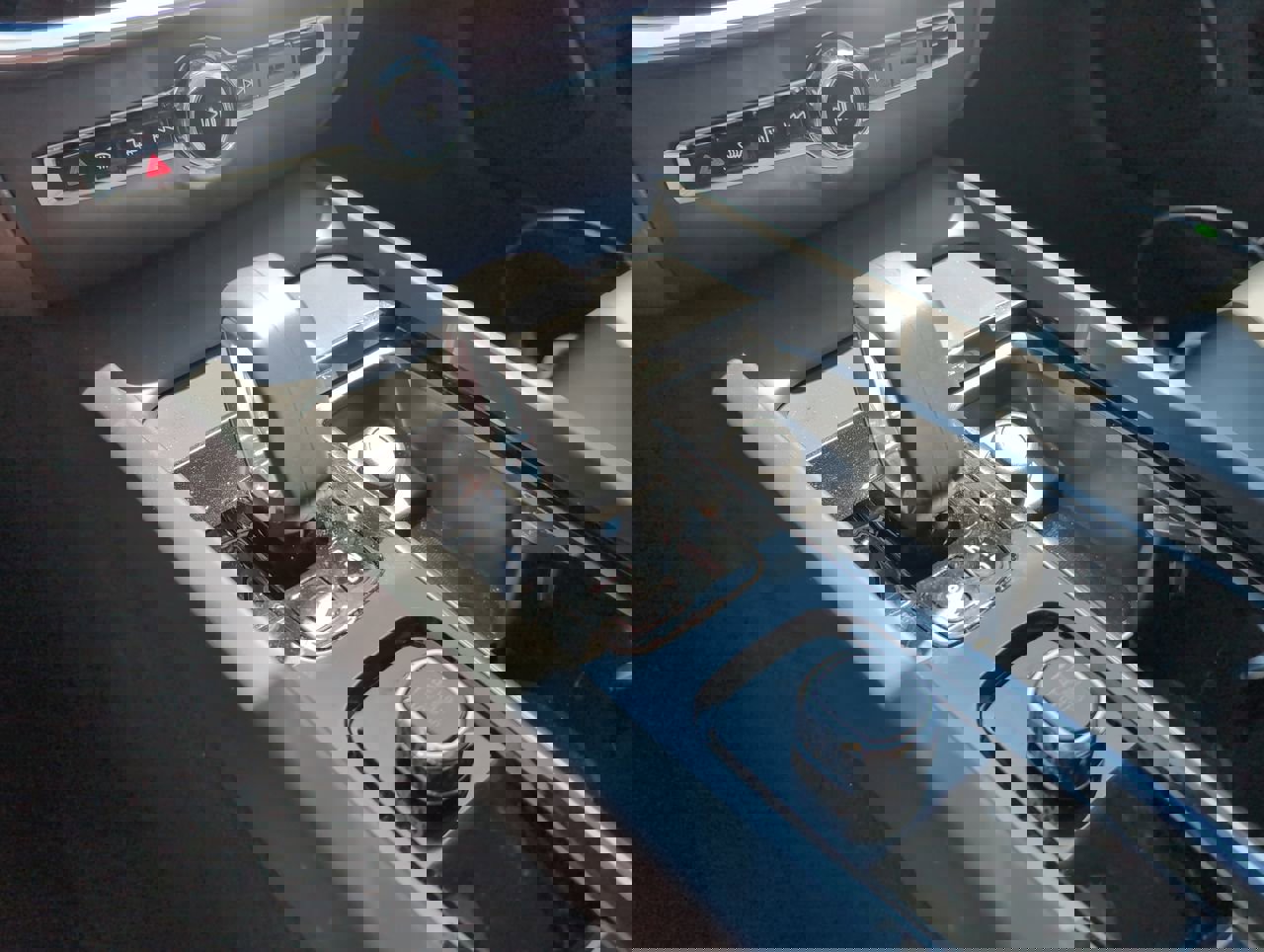 2025 Volvo S60 Core photo 23
