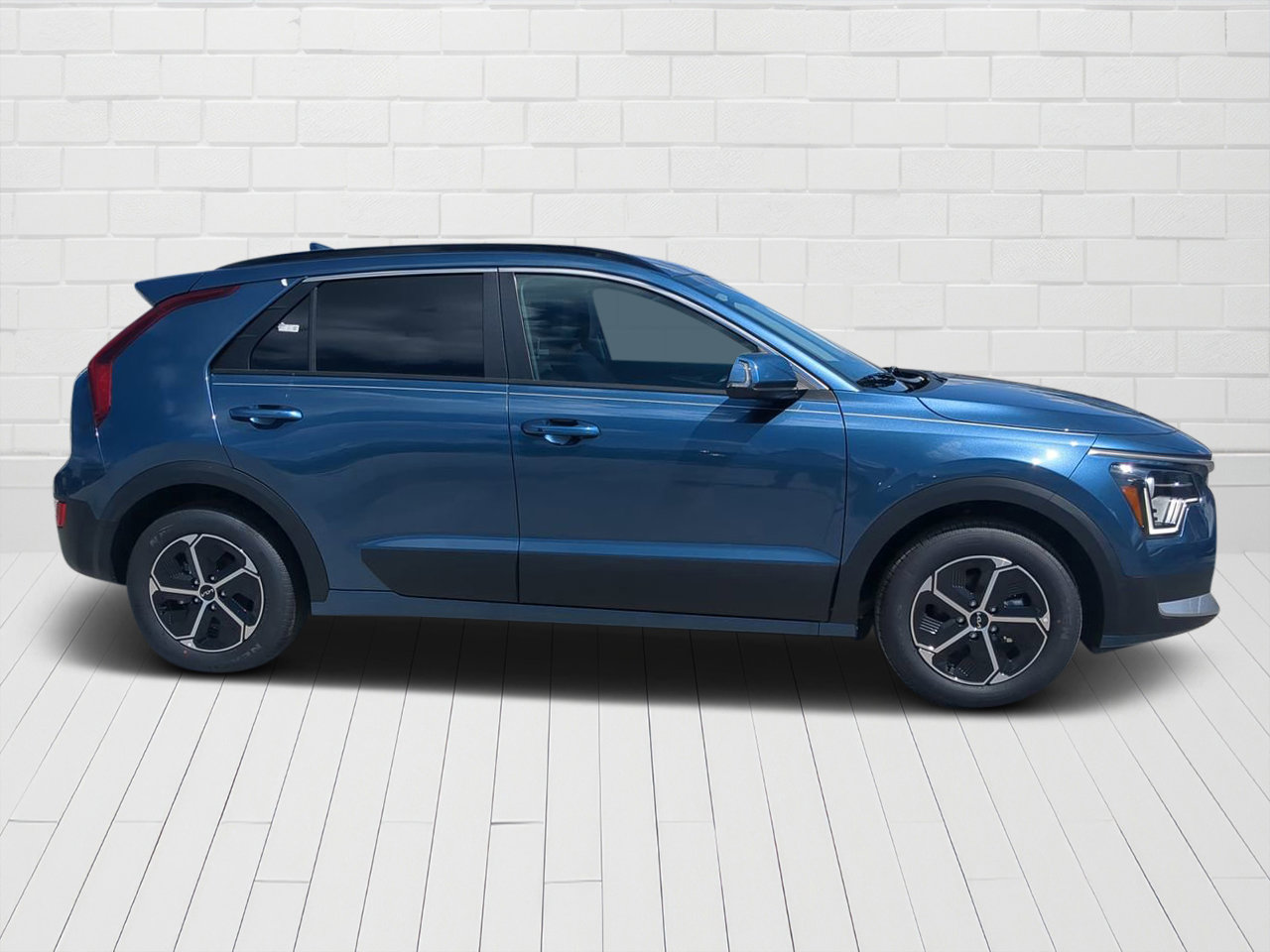 2025 Kia Niro EX photo 4
