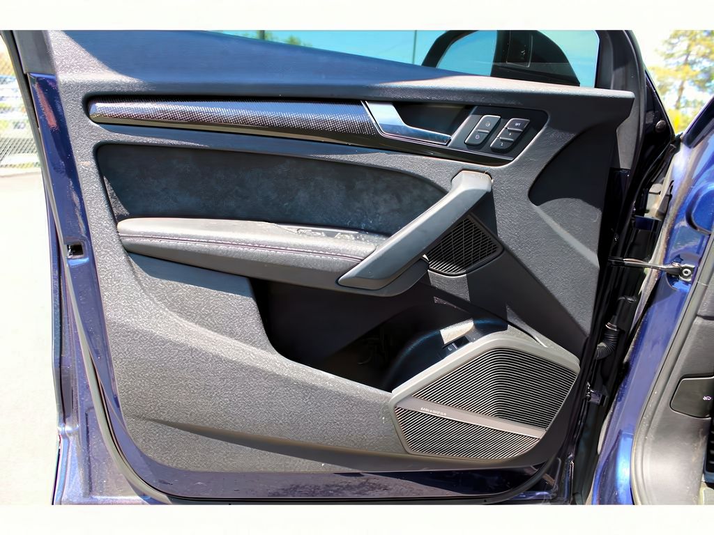 2020 Audi SQ5 Premium Plus photo 10