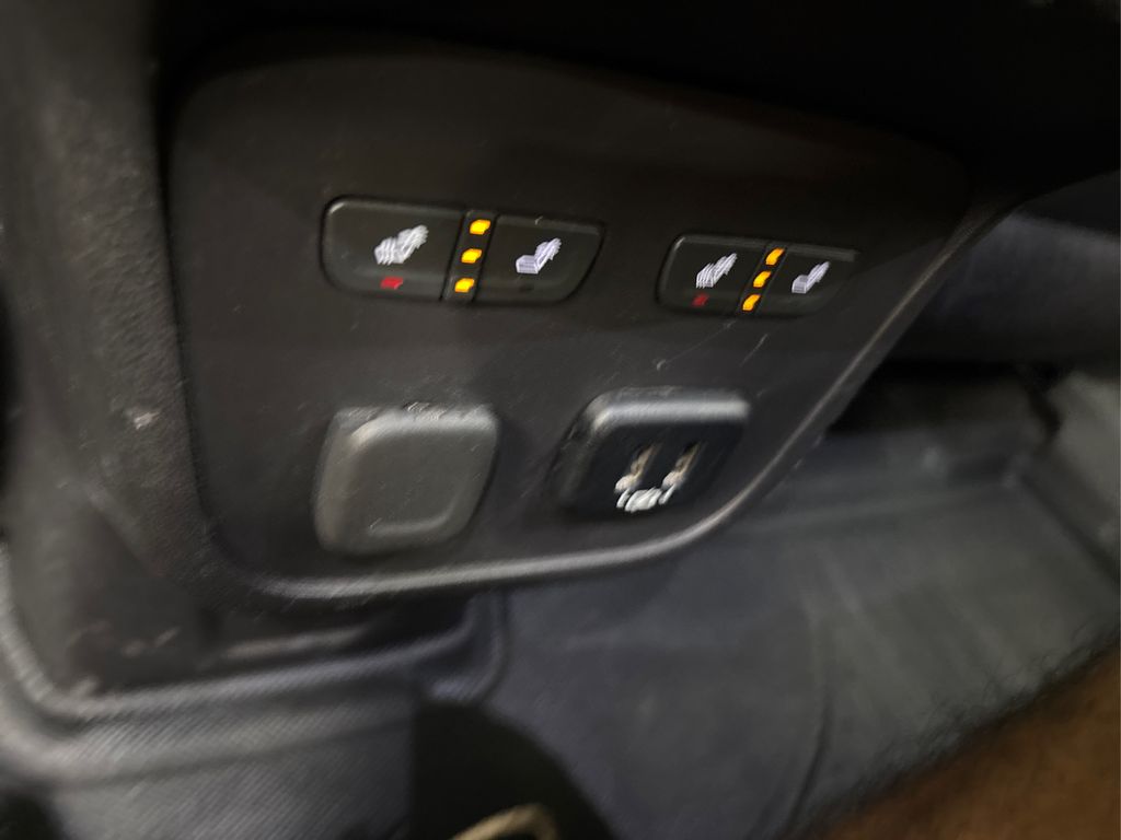 2018 Chevrolet Equinox Premier photo 28