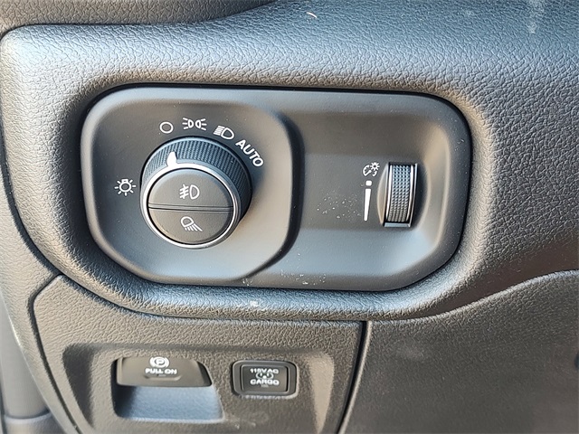 2025 Ram 1500 Tradesman photo 24