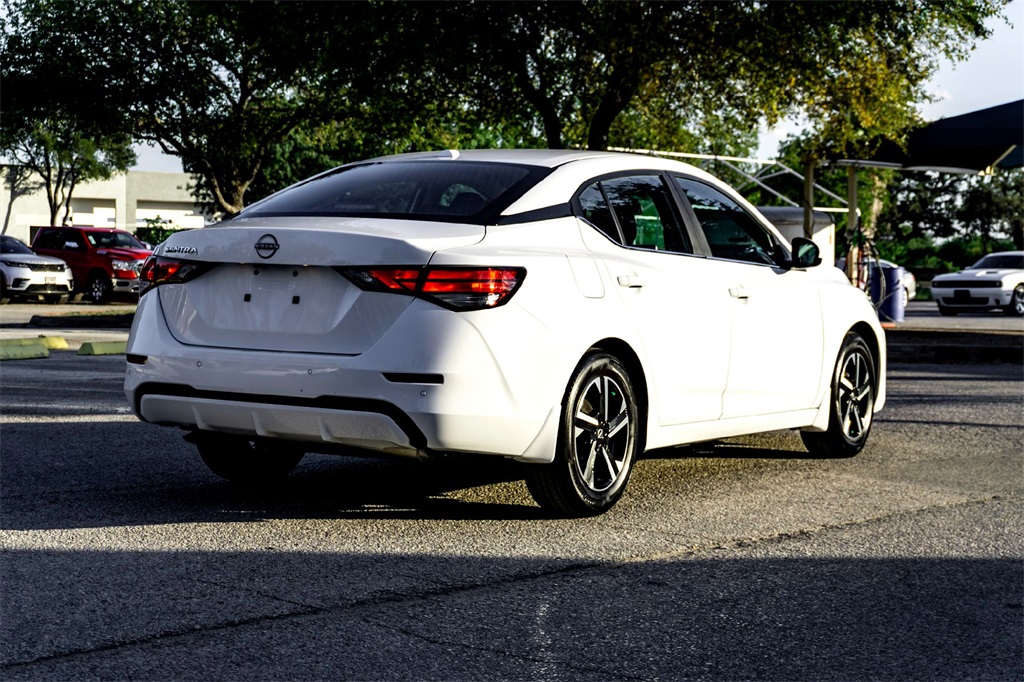 2025 Nissan Sentra SV photo 4