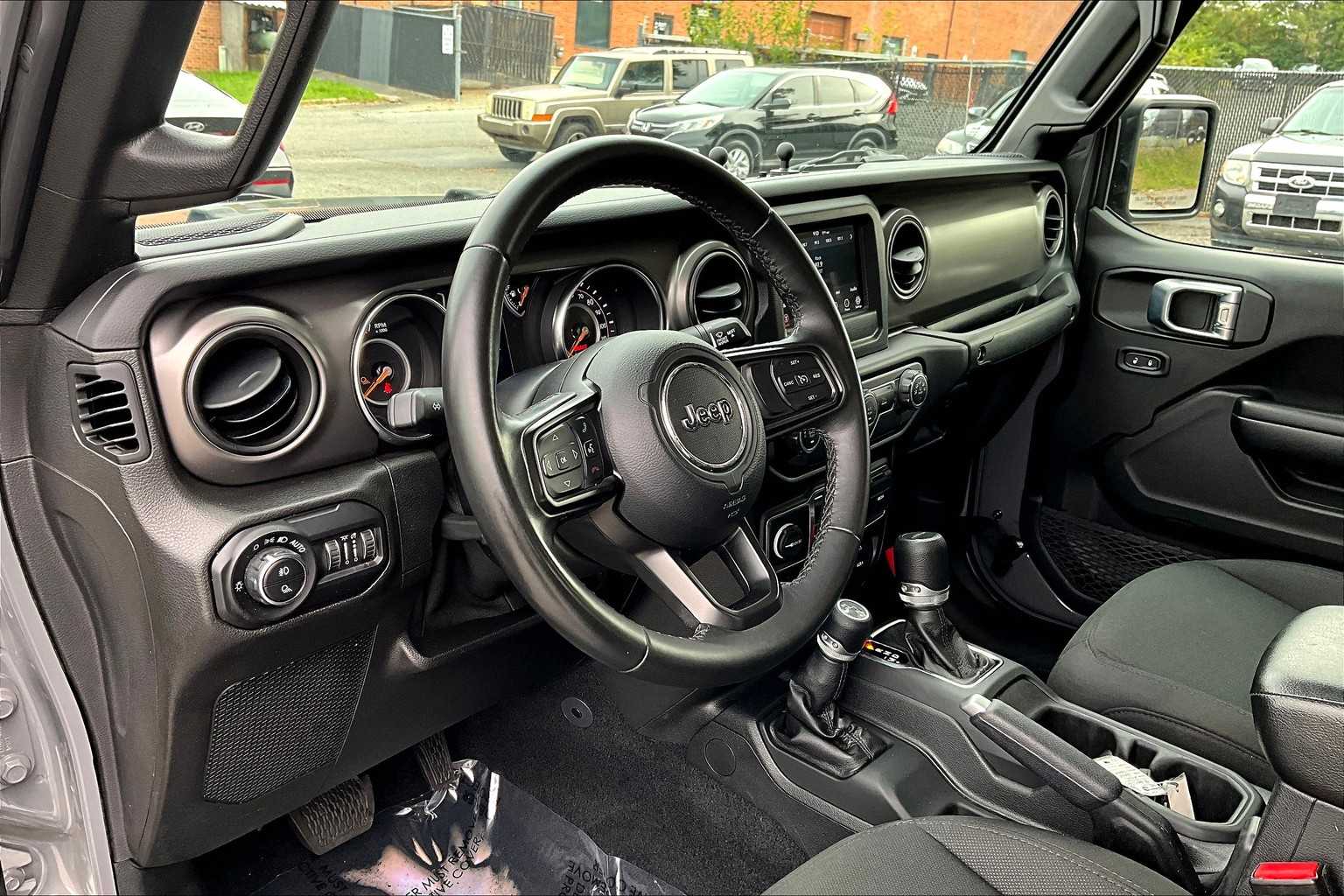 2021 Jeep Gladiator Willys photo 17