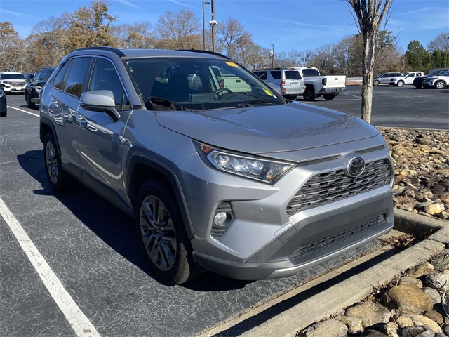 2019 Toyota RAV4 Limited's photo