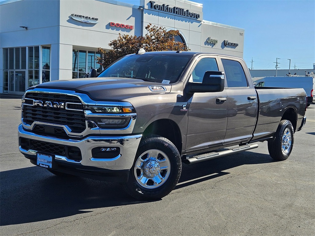 2025 Ram 3500 Tradesman photo 2