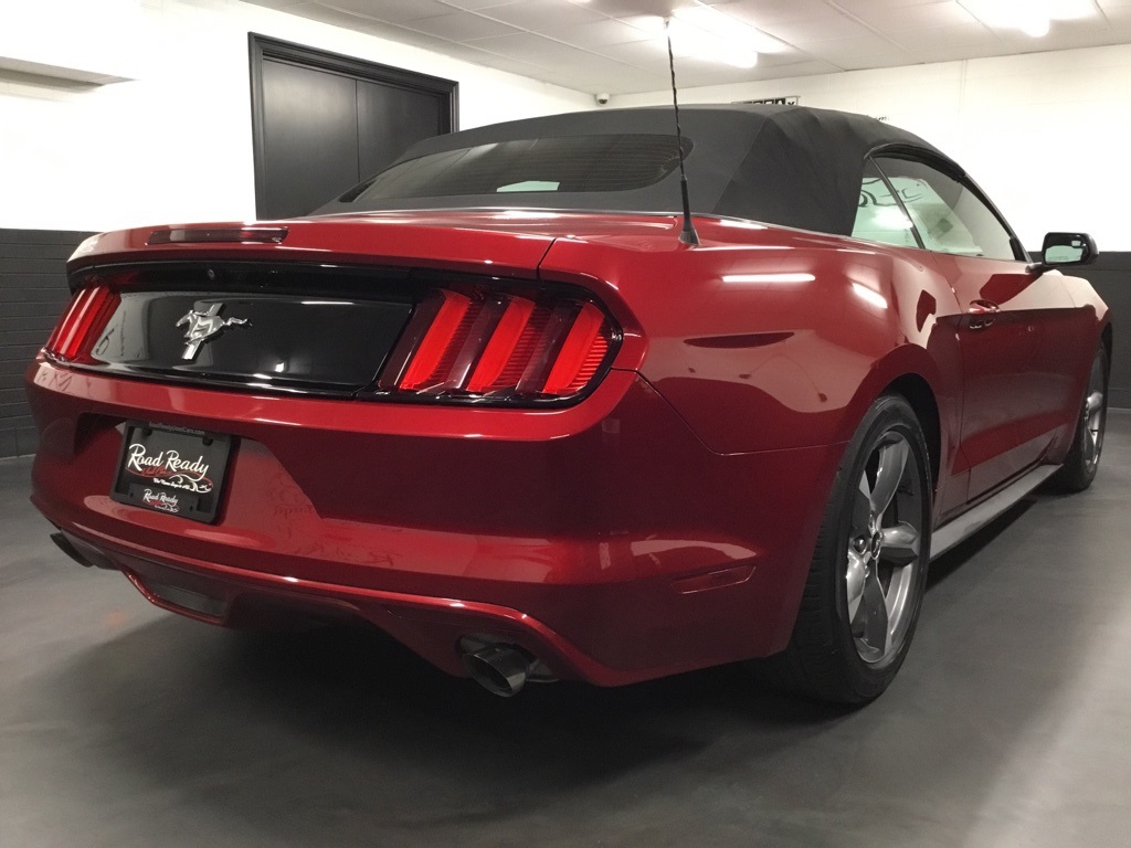 2016 Ford Mustang V6 Convertible photo 29