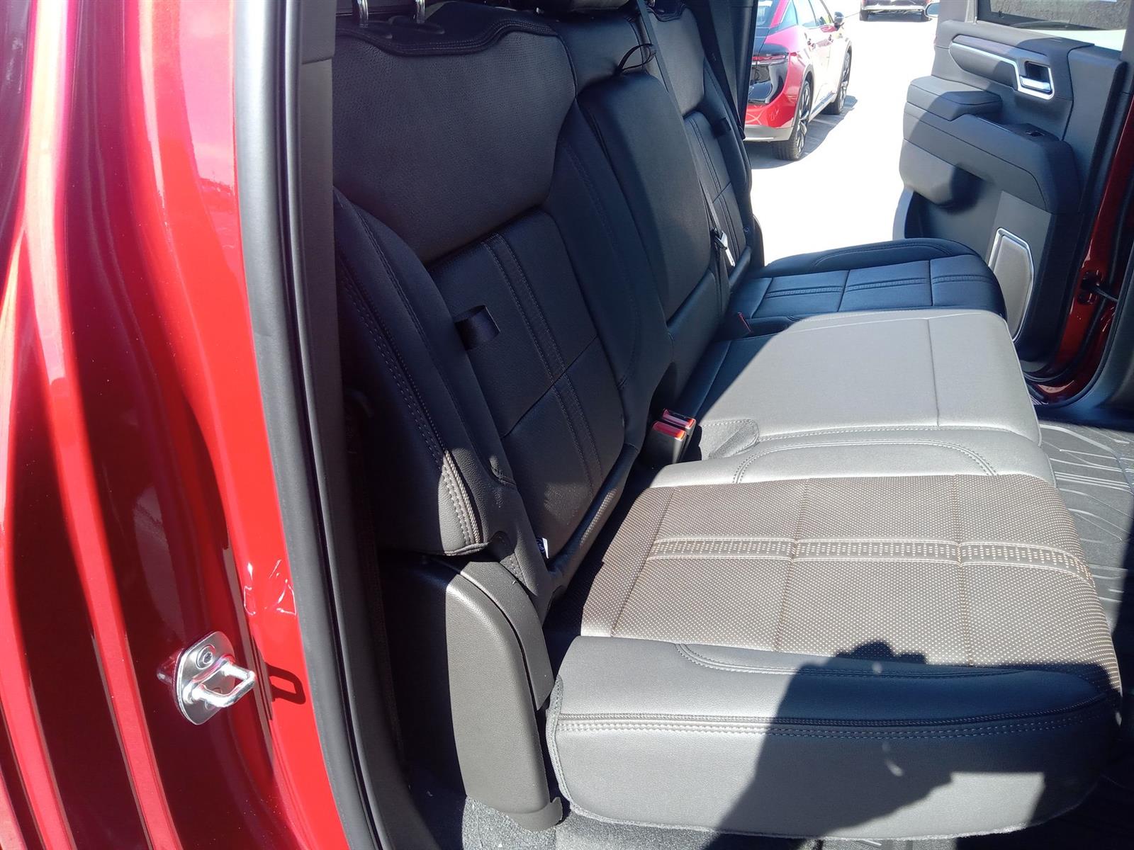 2025 Chevrolet Silverado 3500HD High Country photo 16