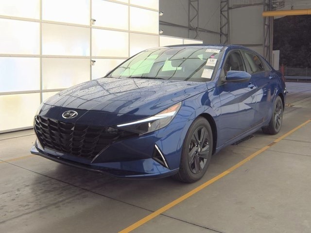 2022 Hyundai Elantra SEL Convenience photo 2
