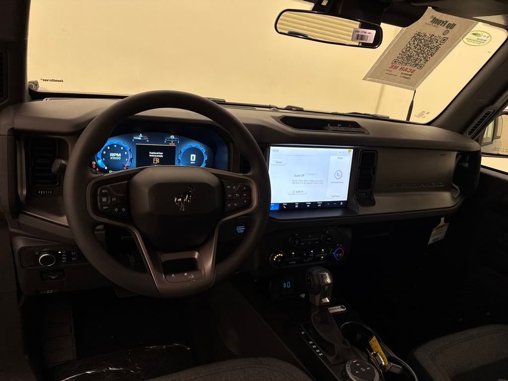 2025 Ford Bronco Base photo 4