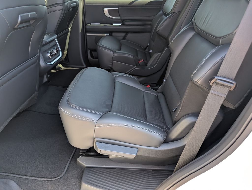 2025 Ford Expedition Platinum photo 2