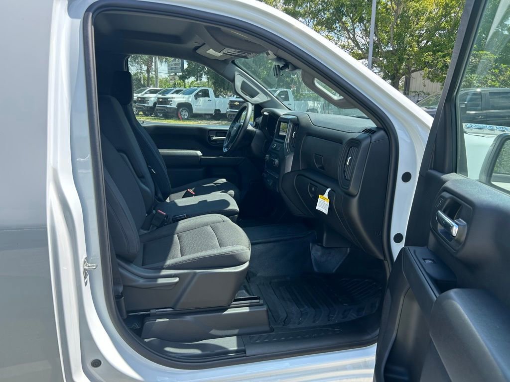 2025 Chevrolet Silverado 2500HD Work Truck photo 6