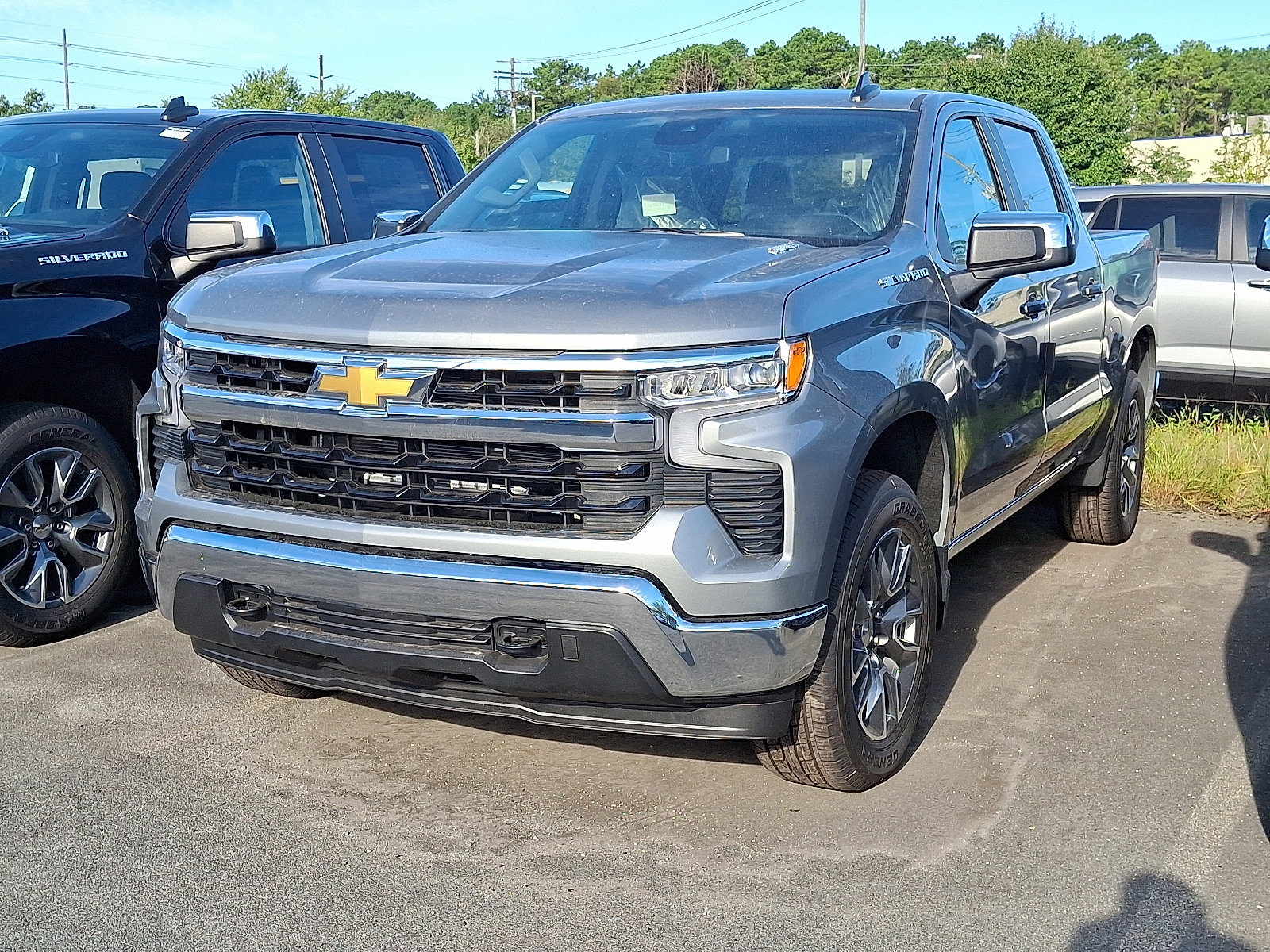 2026 Chevrolet Silverado 1500 LT photo 3