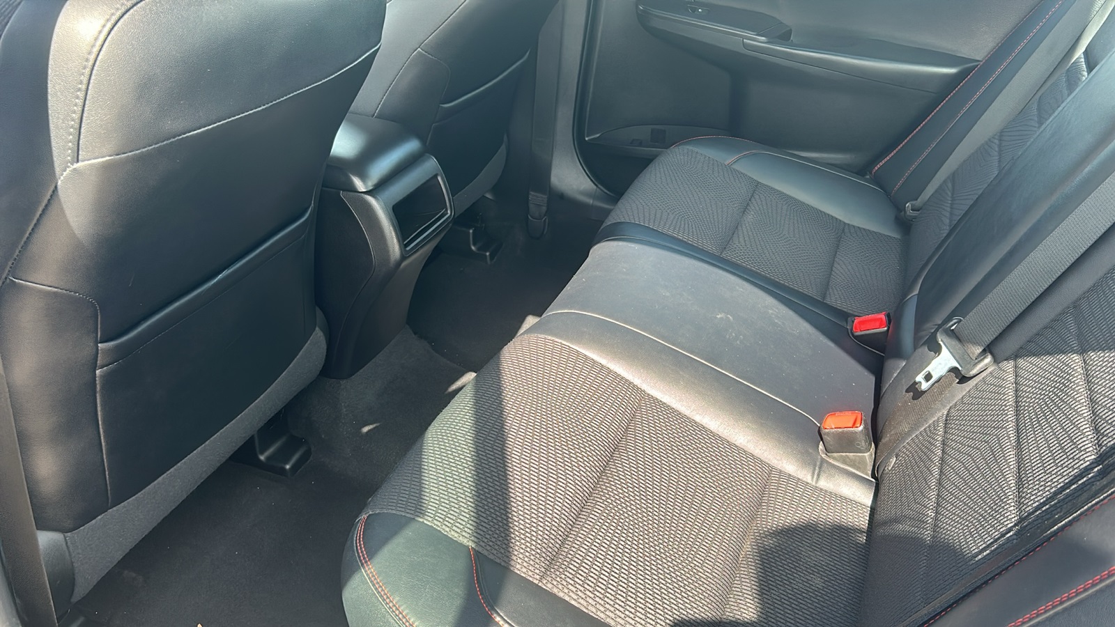 2016 Toyota Camry photo 28