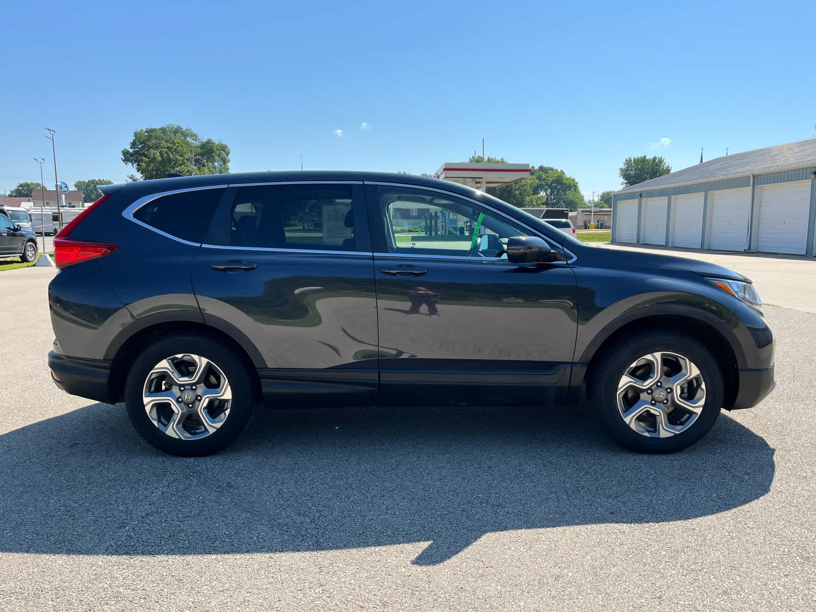 Used 2017 Honda CR-V EX-L with VIN 7FARW1H82HE016756 for sale in Guttenberg, IA