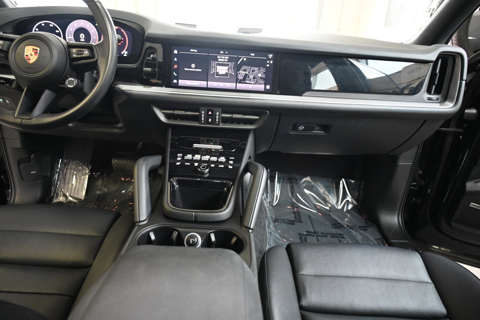 2024 Porsche Cayenne Base photo 5