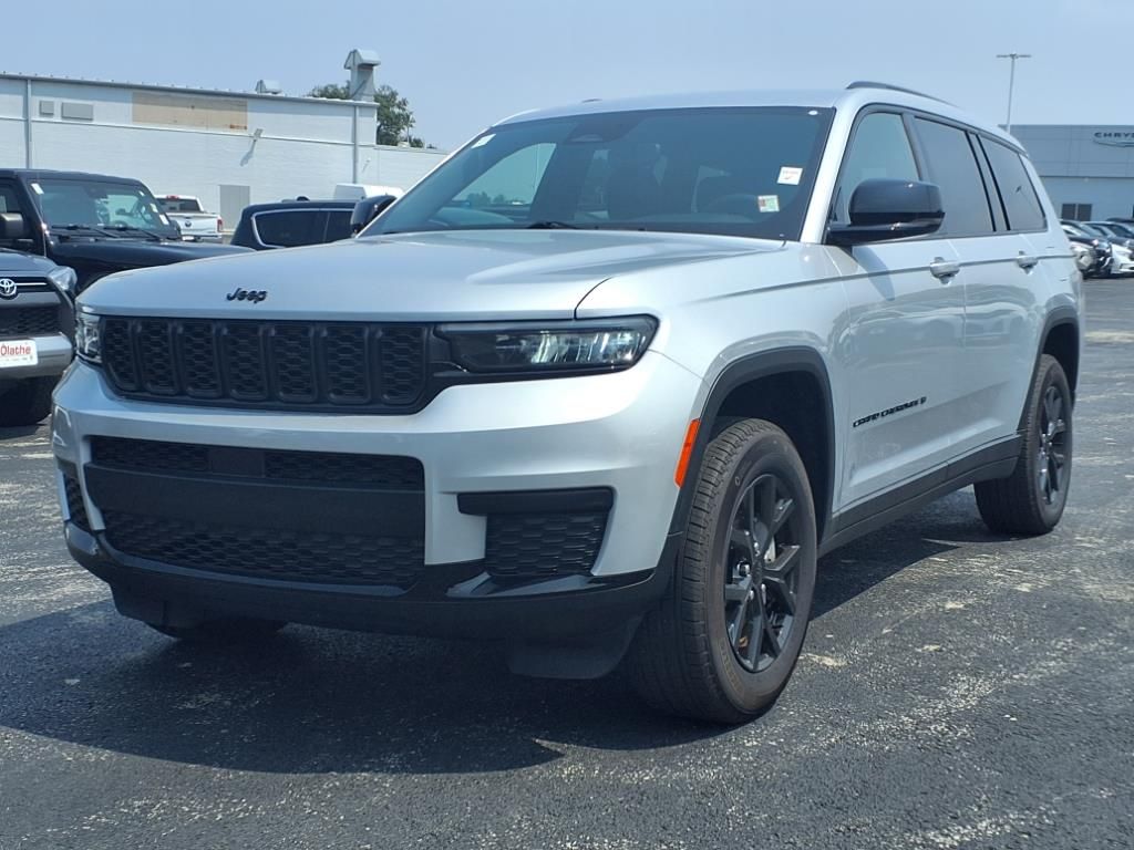 Used 2024 Jeep Grand Cherokee L Altitude with VIN 1C4RJKAG3R8507971 for sale in Kansas City