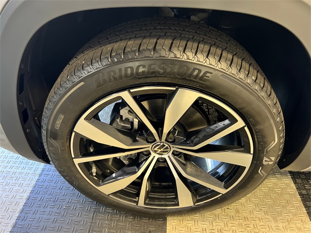 2026 Volkswagen Atlas SEL Premium R-Line photo 9