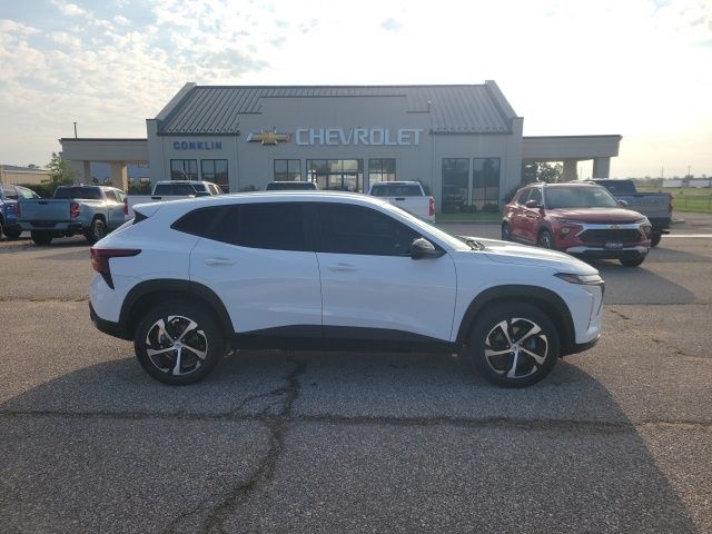 2024 Chevrolet Trax photo 14