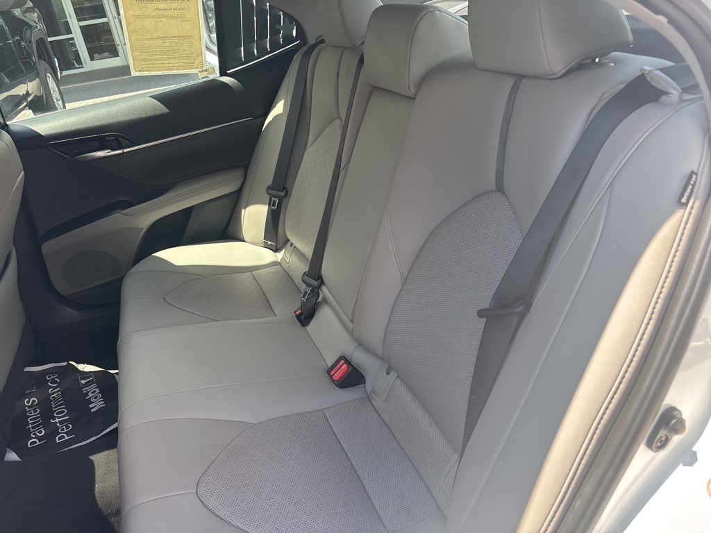 2018 Toyota Camry XSE photo 17